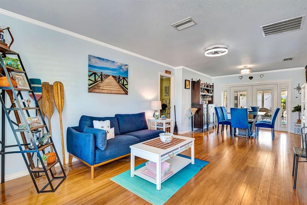 For Sale: $475,000 (3 beds, 2 baths, 1188 Square Feet)