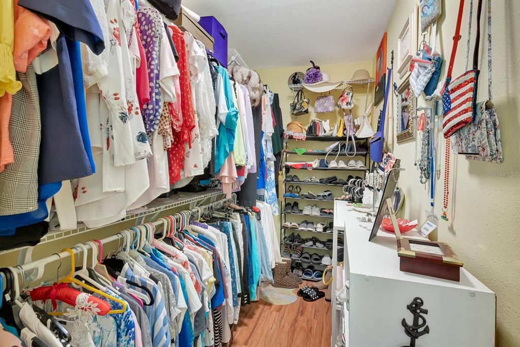 For Sale: $475,000 (3 beds, 2 baths, 1188 Square Feet)