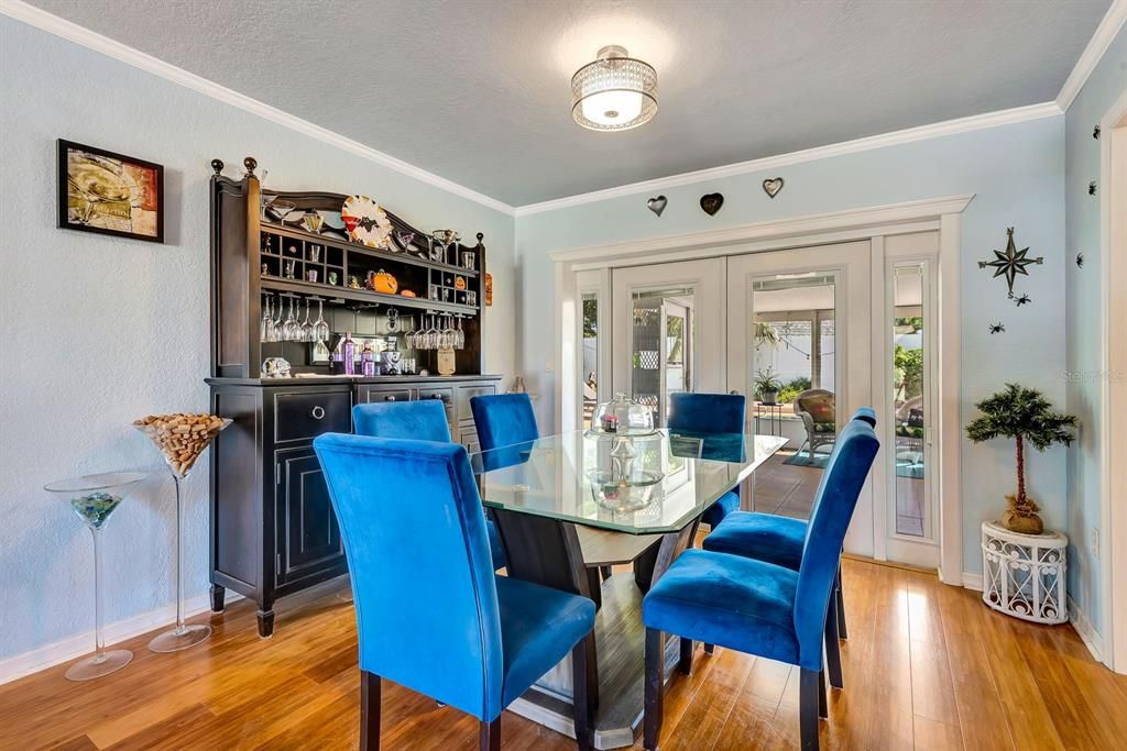 For Sale: $475,000 (3 beds, 2 baths, 1188 Square Feet)