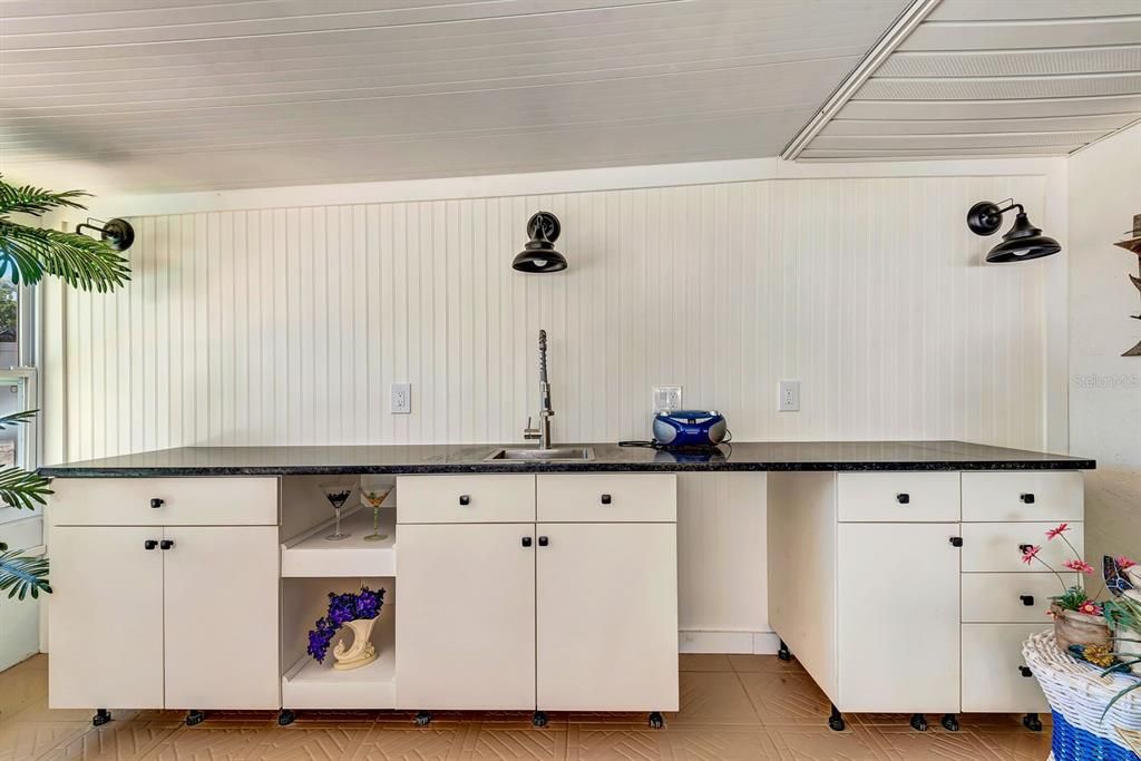 For Sale: $475,000 (3 beds, 2 baths, 1188 Square Feet)