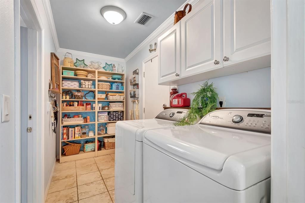 For Sale: $475,000 (3 beds, 2 baths, 1188 Square Feet)