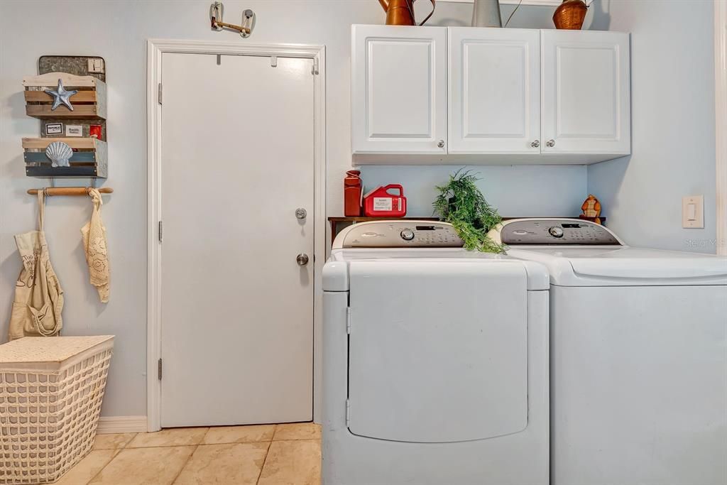 For Sale: $475,000 (3 beds, 2 baths, 1188 Square Feet)