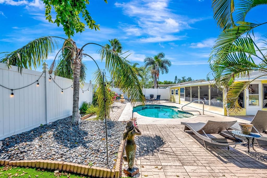 For Sale: $475,000 (3 beds, 2 baths, 1188 Square Feet)