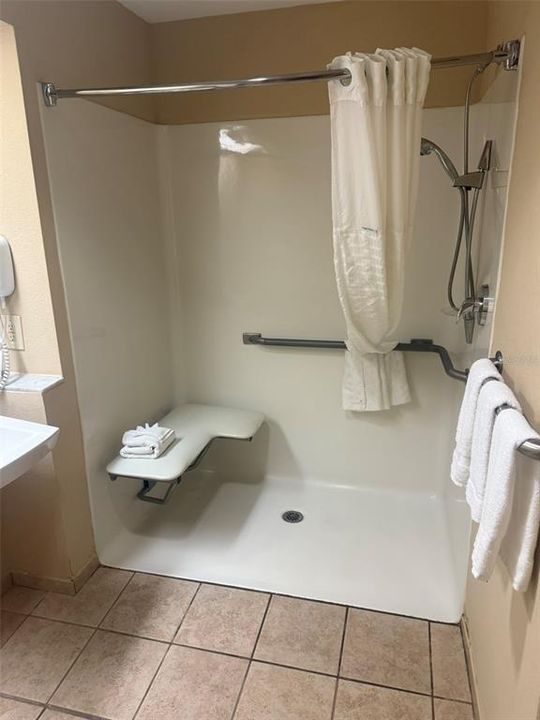 For Sale: $123,000 (1 beds, 1 baths, 547 Square Feet)