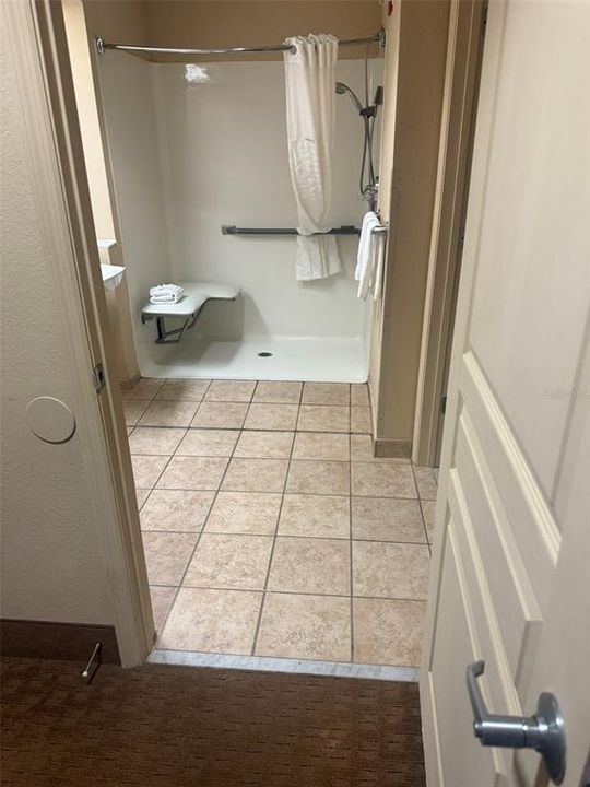 For Sale: $123,000 (1 beds, 1 baths, 547 Square Feet)