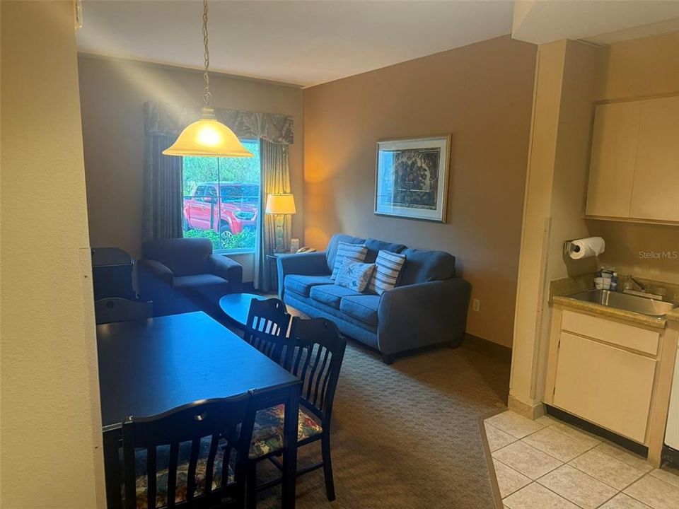 For Sale: $123,000 (1 beds, 1 baths, 547 Square Feet)