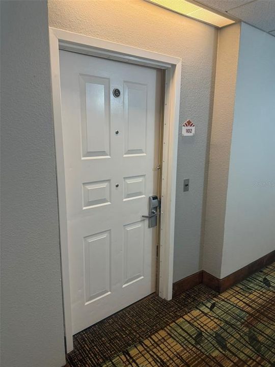 For Sale: $123,000 (1 beds, 1 baths, 547 Square Feet)