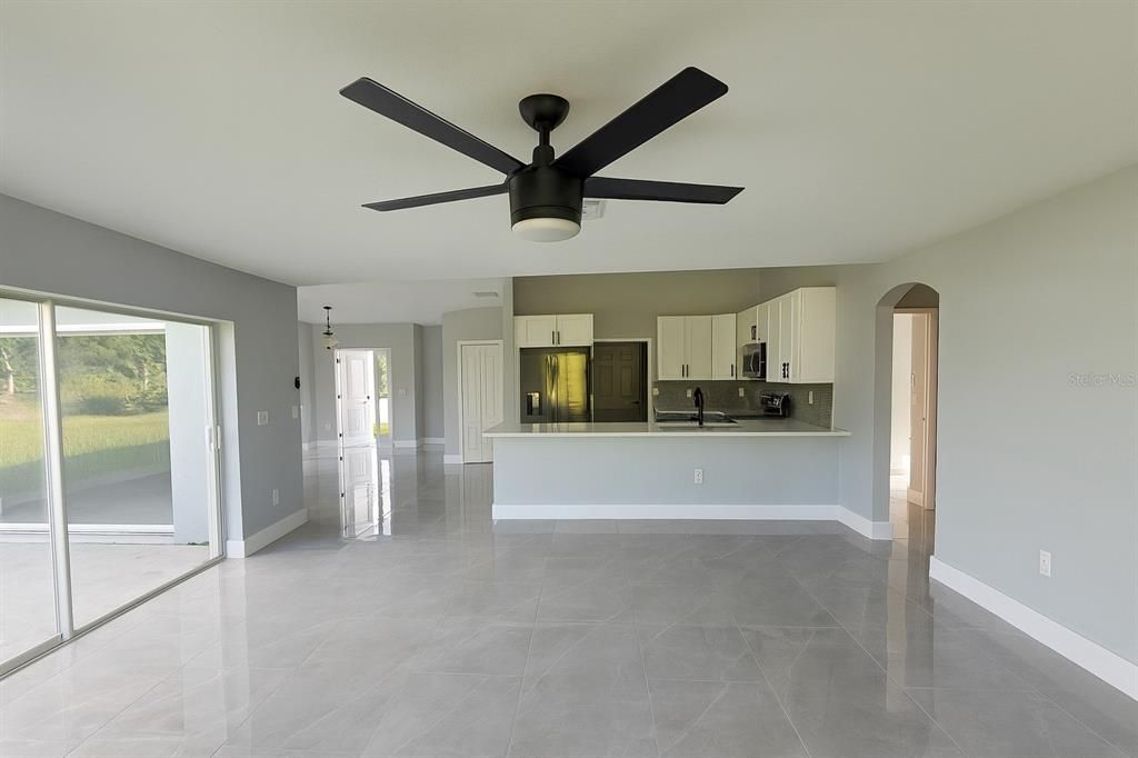 En Venta: $320,000 (3 camas, 2 baños, 1639 Pies cuadrados)