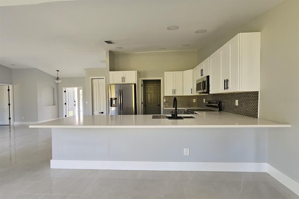 En Venta: $320,000 (3 camas, 2 baños, 1639 Pies cuadrados)