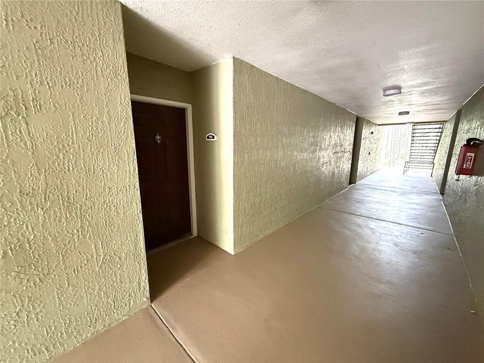 For Rent: $1,850 (2 beds, 2 baths, 1013 Square Feet)