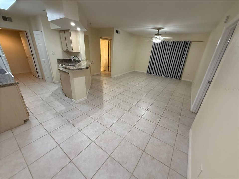 For Rent: $1,850 (2 beds, 2 baths, 1013 Square Feet)