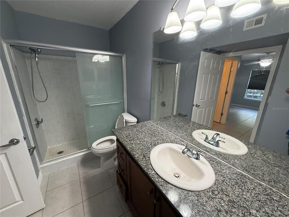 For Rent: $1,850 (2 beds, 2 baths, 1013 Square Feet)