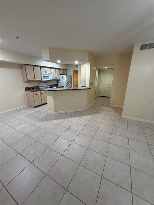 For Rent: $1,850 (2 beds, 2 baths, 1013 Square Feet)