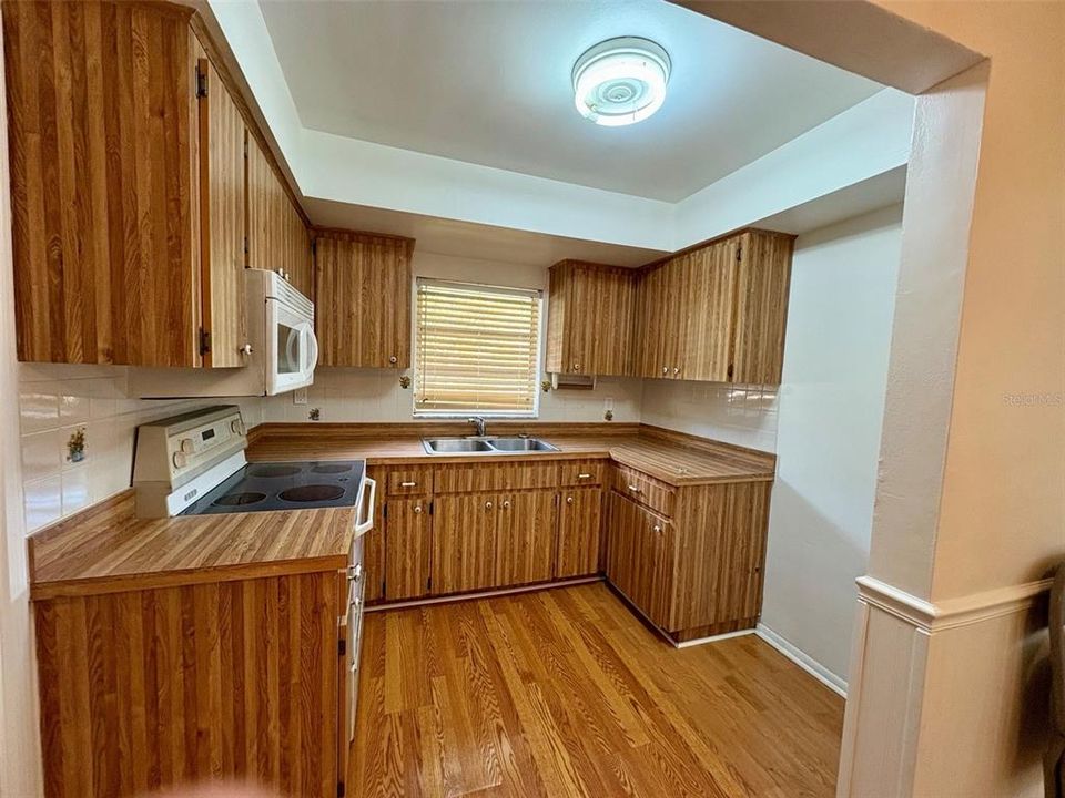 На продажу: $360,000 (3 спален, 2 ванн, 1536 Квадратных фут)