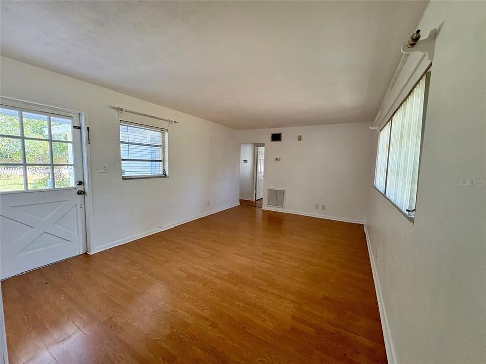 На продажу: $360,000 (3 спален, 2 ванн, 1536 Квадратных фут)