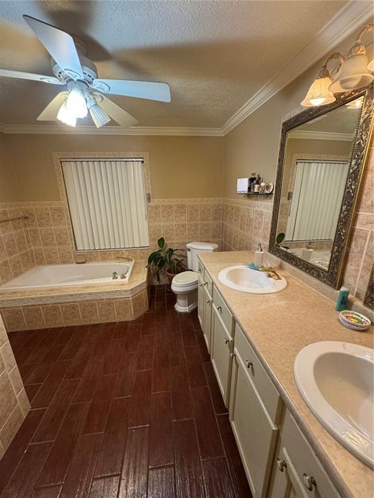 For Sale: $540,000 (5 beds, 3 baths, 2340 Square Feet)