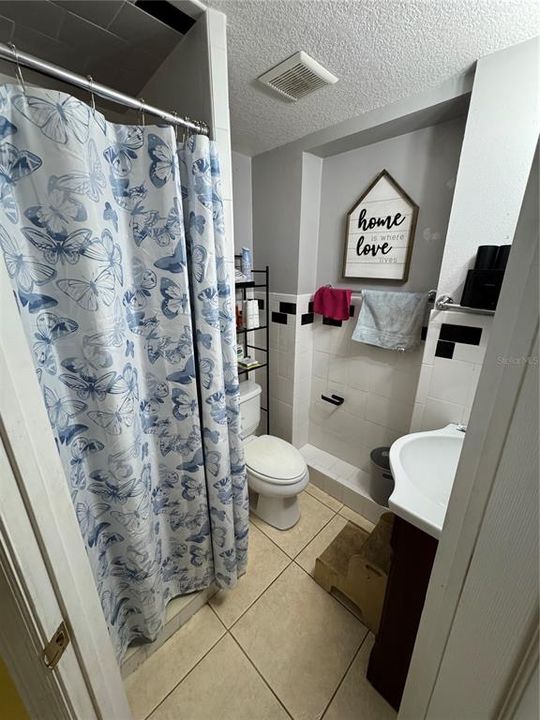 For Sale: $540,000 (5 beds, 3 baths, 2340 Square Feet)