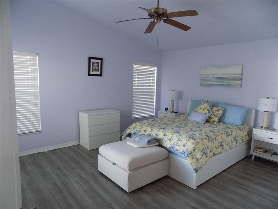 For Sale: $579,000 (4 beds, 2 baths, 2048 Square Feet)