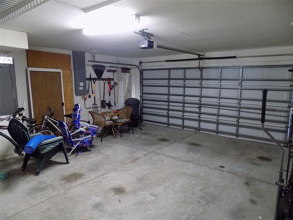 For Sale: $579,000 (4 beds, 2 baths, 2048 Square Feet)