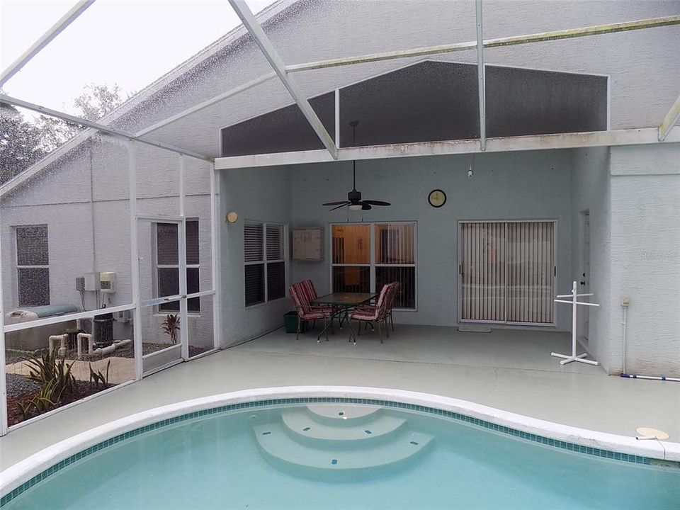 For Sale: $579,000 (4 beds, 2 baths, 2048 Square Feet)