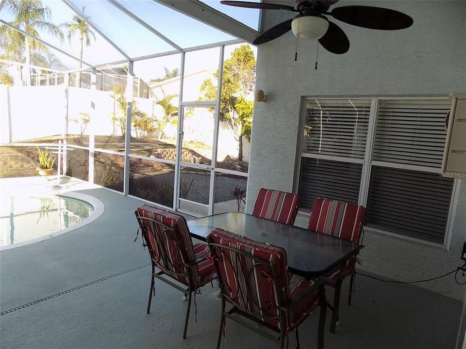 For Sale: $579,000 (4 beds, 2 baths, 2048 Square Feet)