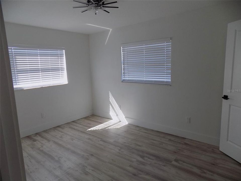 待售: $389,500 (2 贝兹, 2 浴室, 1358 平方英尺)