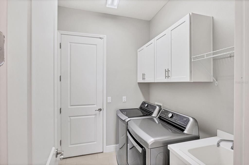 合同活跃: $679,900 (3 贝兹, 2 浴室, 2166 平方英尺)