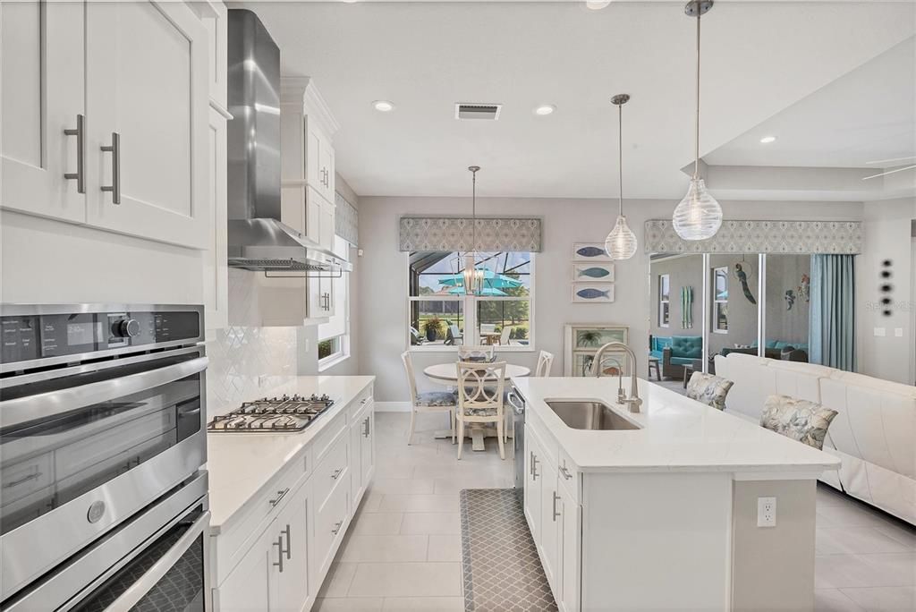 合同活跃: $679,900 (3 贝兹, 2 浴室, 2166 平方英尺)