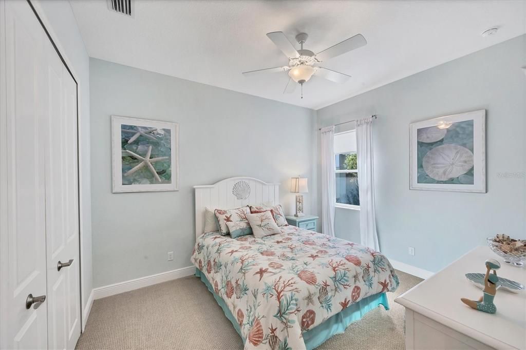 合同活跃: $679,900 (3 贝兹, 2 浴室, 2166 平方英尺)