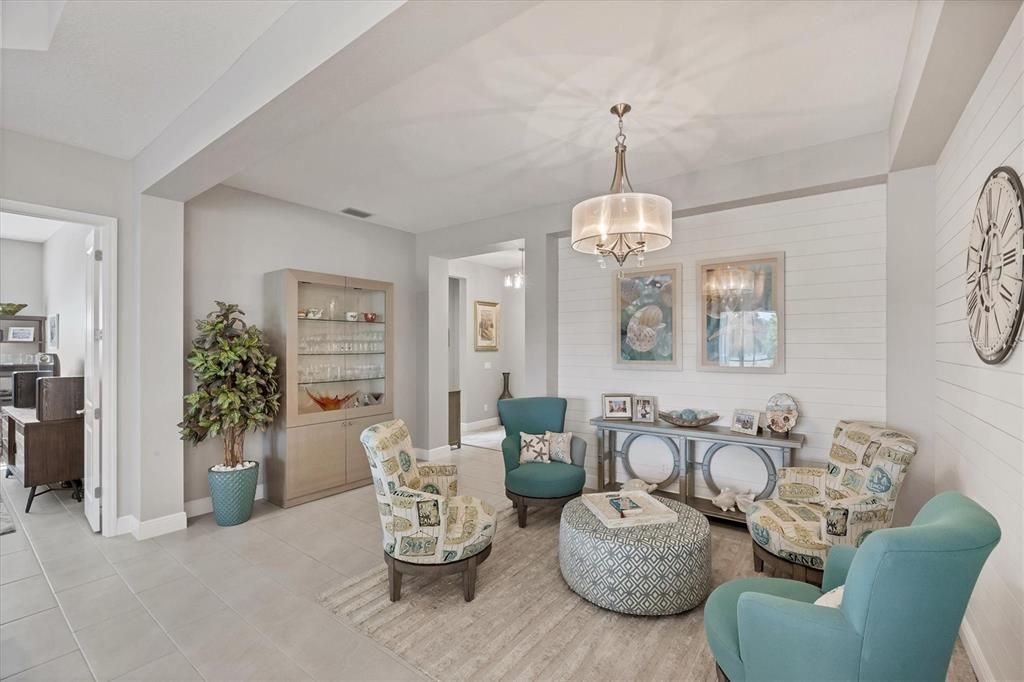 合同活跃: $679,900 (3 贝兹, 2 浴室, 2166 平方英尺)