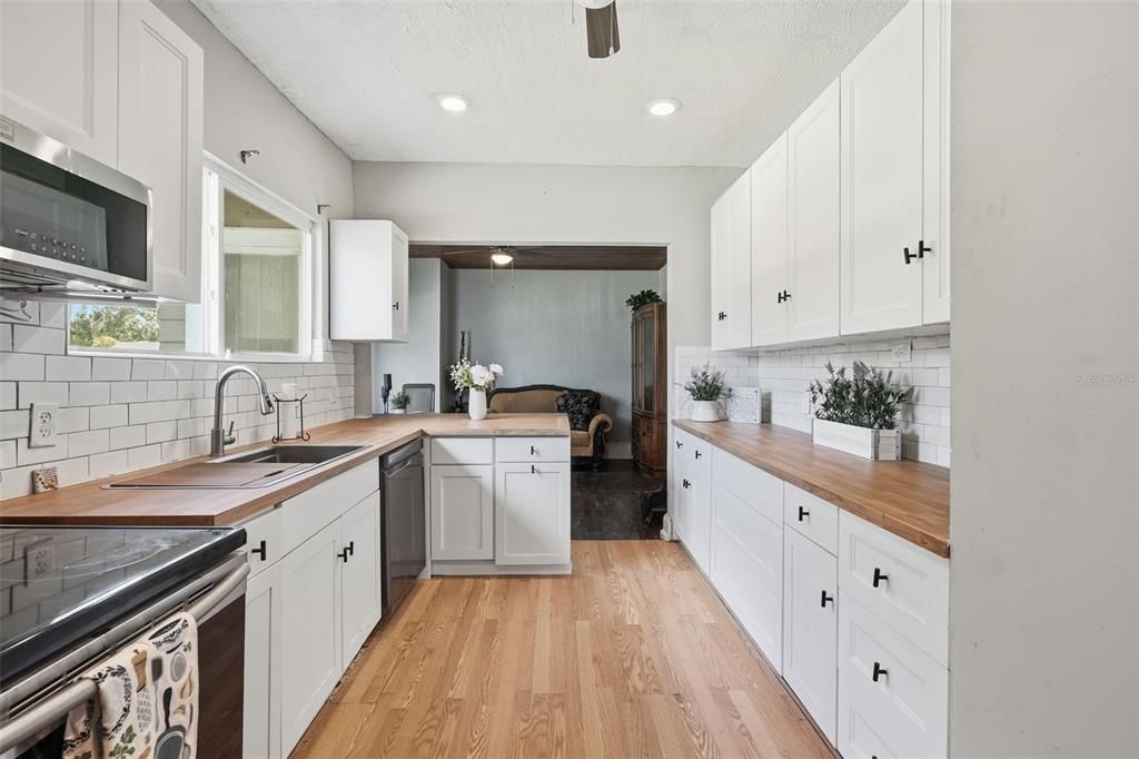 En Venta: $299,999 (3 camas, 2 baños, 1758 Pies cuadrados)