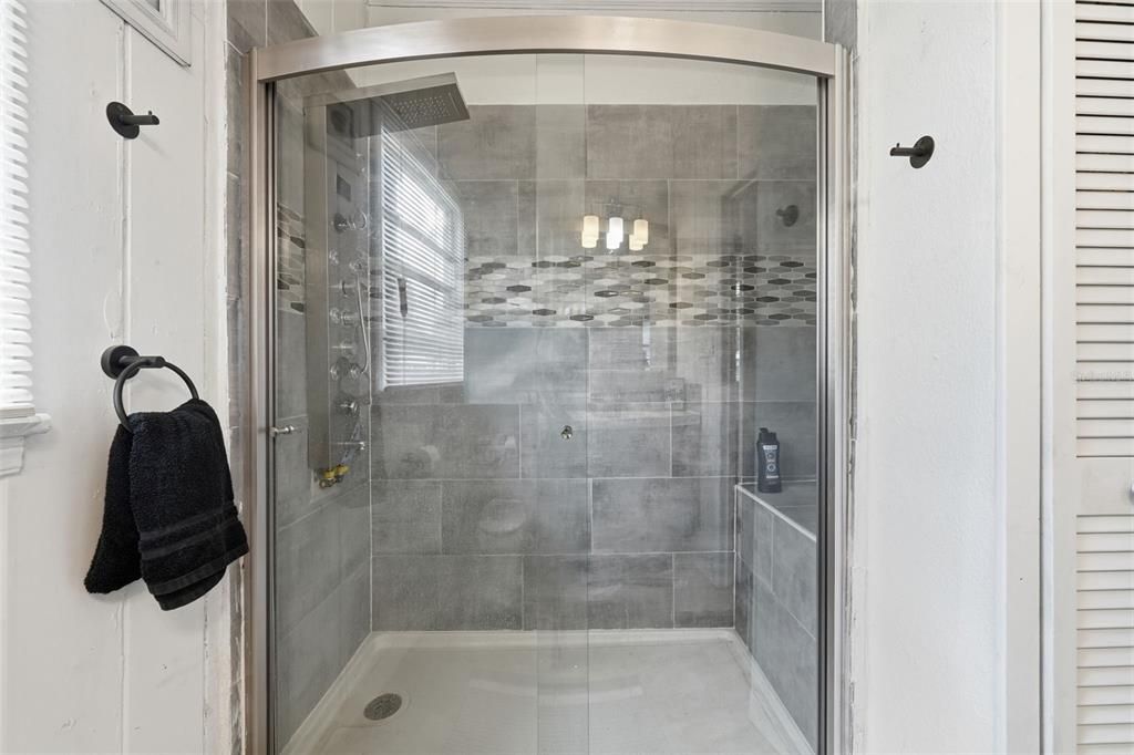 En Venta: $299,999 (3 camas, 2 baños, 1758 Pies cuadrados)