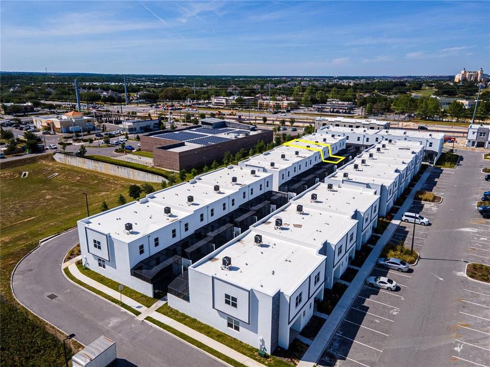 合同活跃: $329,999 (5 贝兹, 4 浴室, 1671 平方英尺)