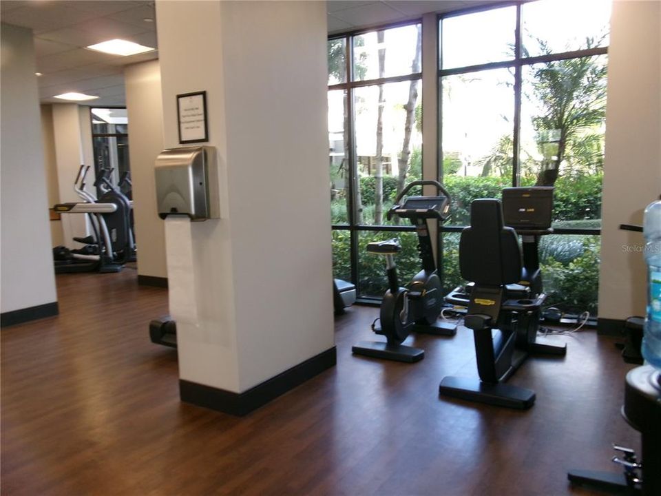 待售: $329,000 (2 贝兹, 2 浴室, 1375 平方英尺)