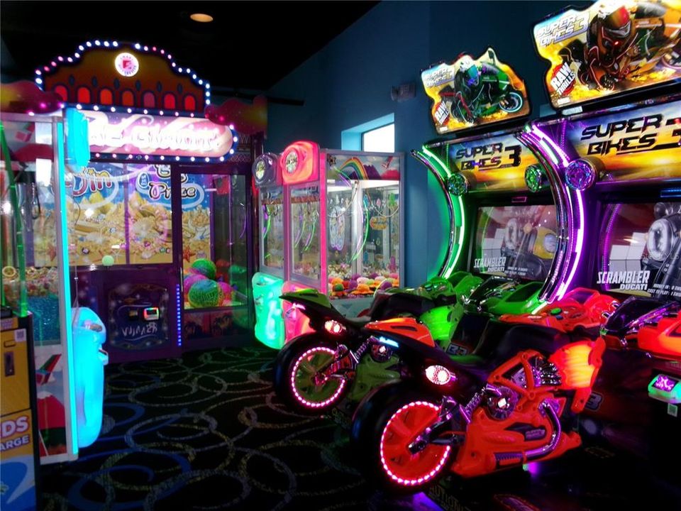 待售: $329,000 (2 贝兹, 2 浴室, 1375 平方英尺)