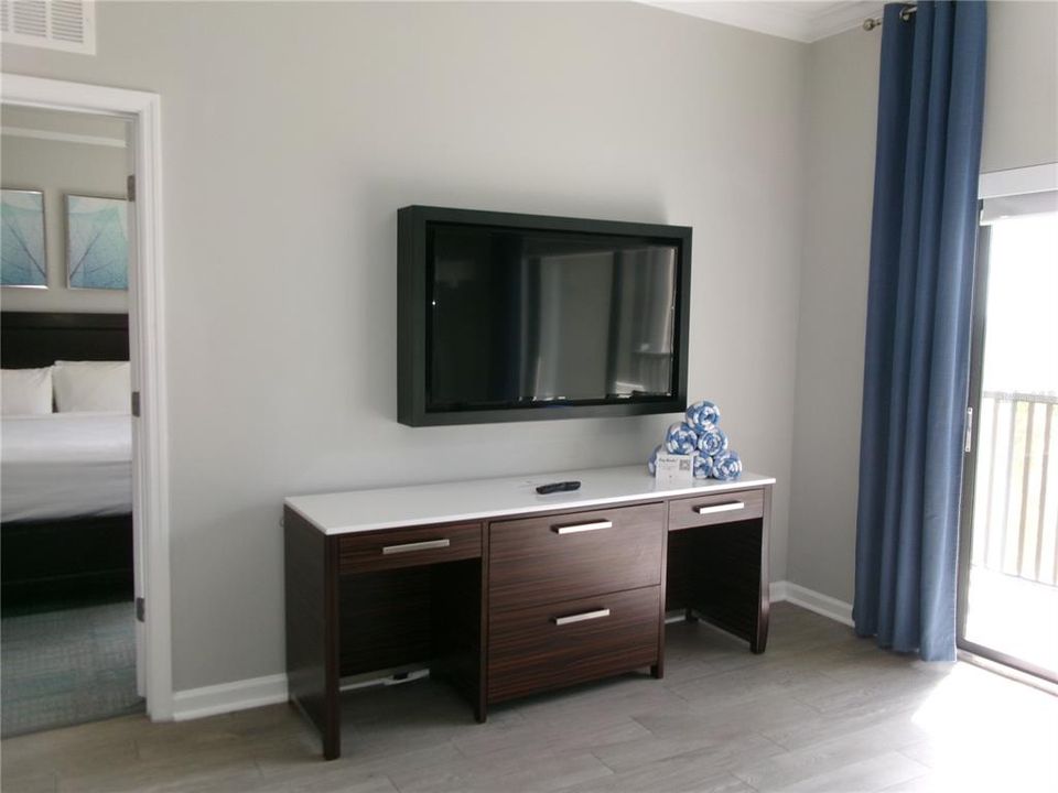 待售: $329,000 (2 贝兹, 2 浴室, 1375 平方英尺)