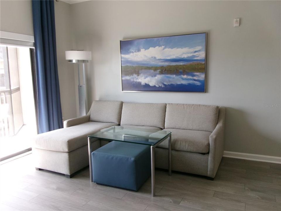 待售: $329,000 (2 贝兹, 2 浴室, 1375 平方英尺)