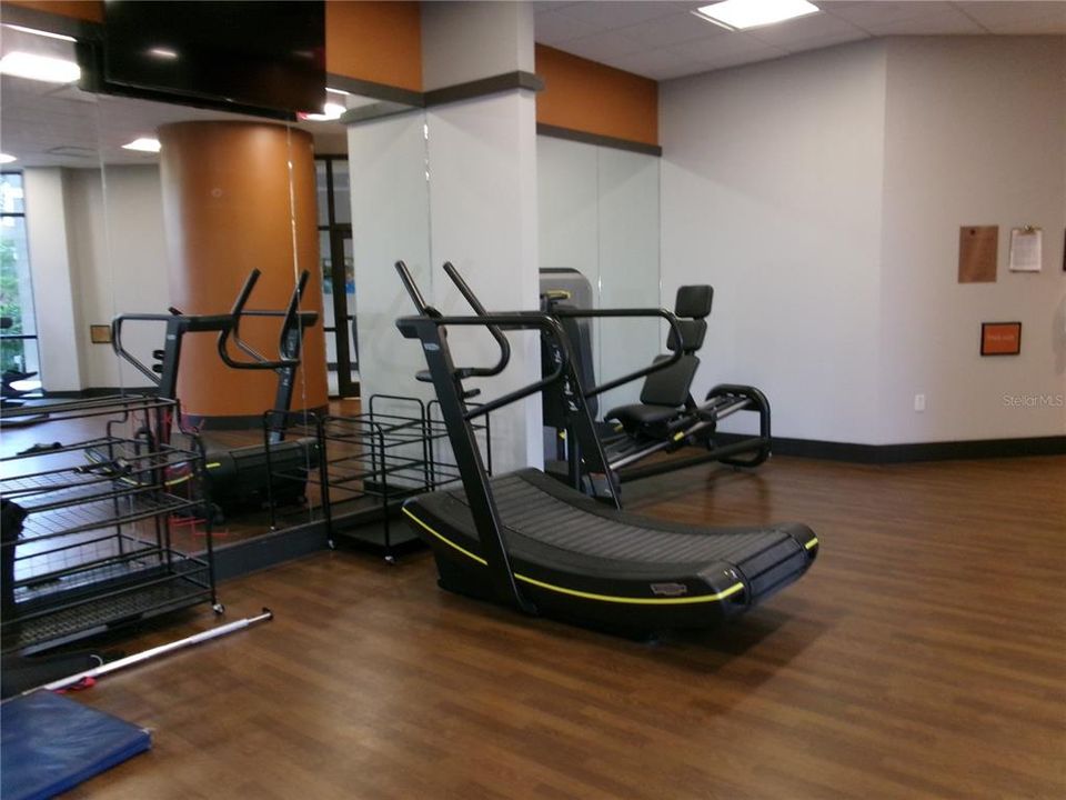 待售: $329,000 (2 贝兹, 2 浴室, 1375 平方英尺)