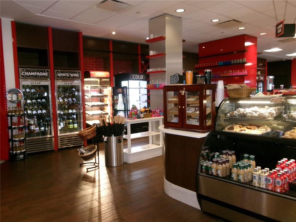 待售: $329,000 (2 贝兹, 2 浴室, 1375 平方英尺)