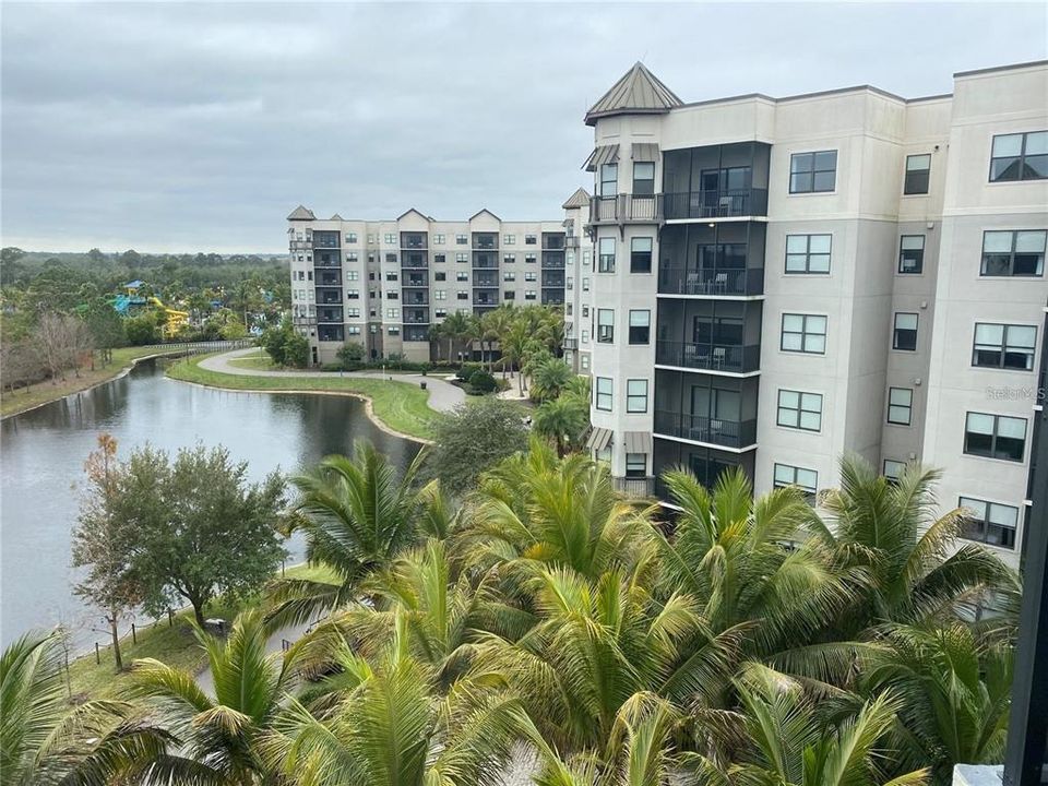 待售: $329,000 (2 贝兹, 2 浴室, 1375 平方英尺)