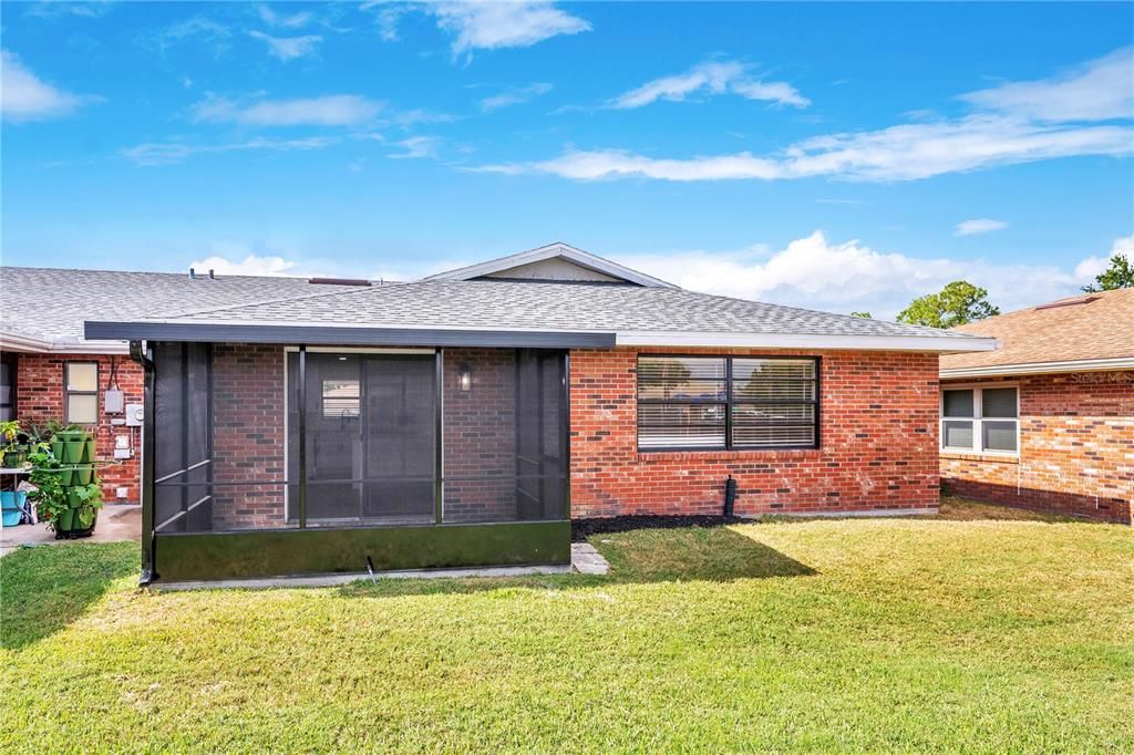 Active With Contract: $259,900 (2 beds, 2 baths, 1352 Square Feet)