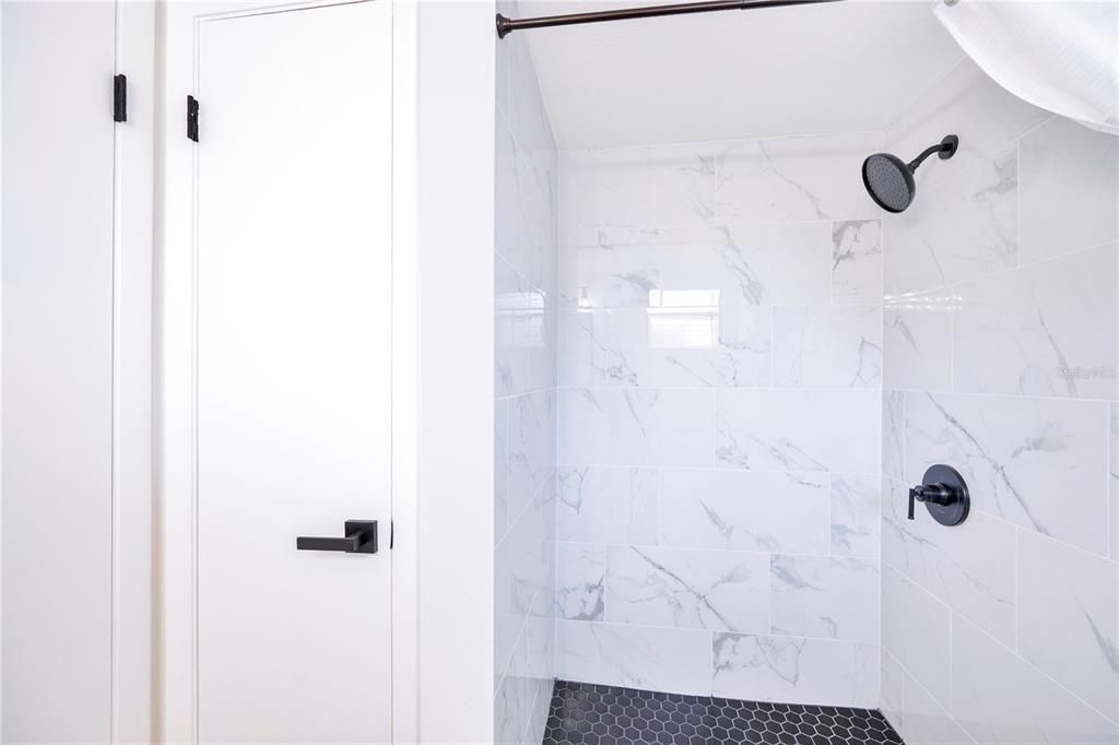 Active With Contract: $259,900 (2 beds, 2 baths, 1352 Square Feet)