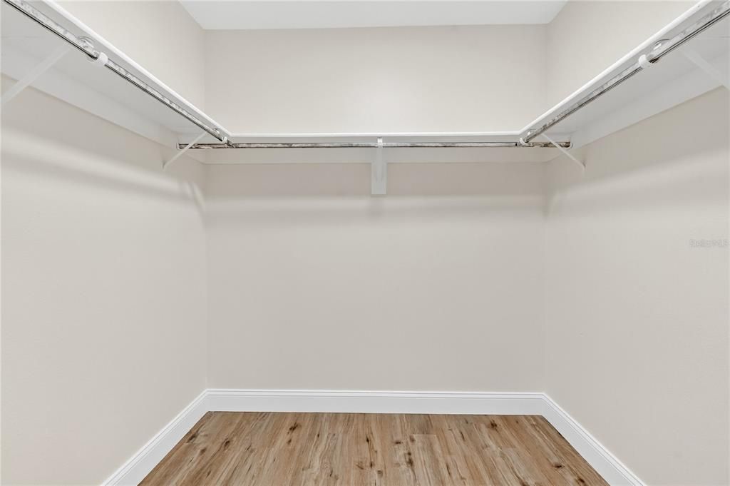 Active With Contract: $259,900 (2 beds, 2 baths, 1352 Square Feet)