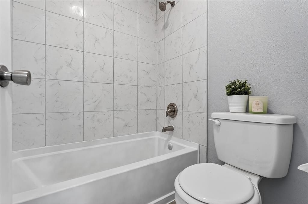 En Venta: $158,500 (2 camas, 2 baños, 1132 Pies cuadrados)