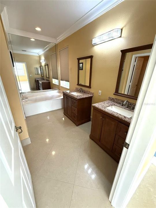 出租: $3,550 (3 贝兹, 2 浴室, 2536 平方英尺)