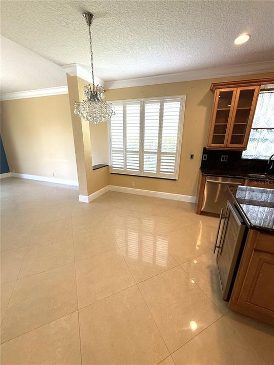 出租: $3,550 (3 贝兹, 2 浴室, 2536 平方英尺)