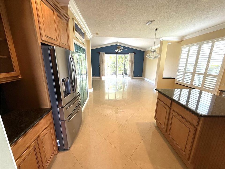 出租: $3,550 (3 贝兹, 2 浴室, 2536 平方英尺)