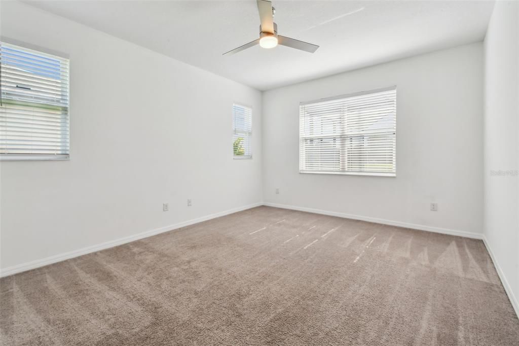 En Venta: $624,900 (4 camas, 3 baños, 2890 Pies cuadrados)