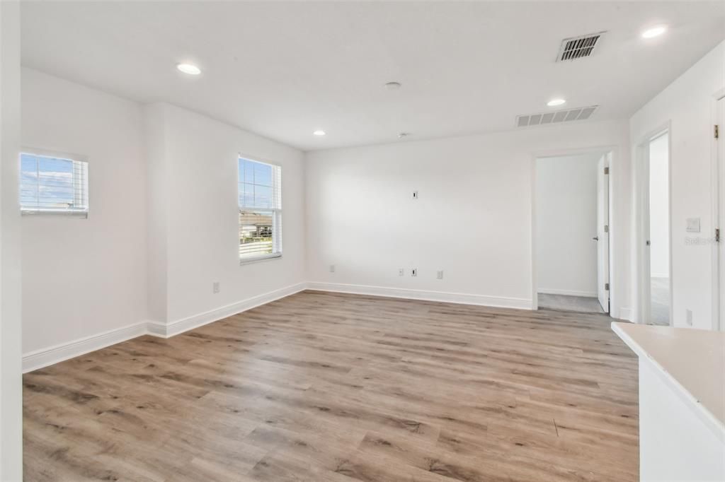 En Venta: $624,900 (4 camas, 3 baños, 2890 Pies cuadrados)