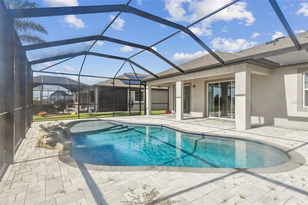 En Venta: $624,900 (4 camas, 3 baños, 2890 Pies cuadrados)